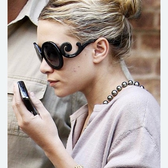 Chic Black Sunglasses - Picture 5 of 10